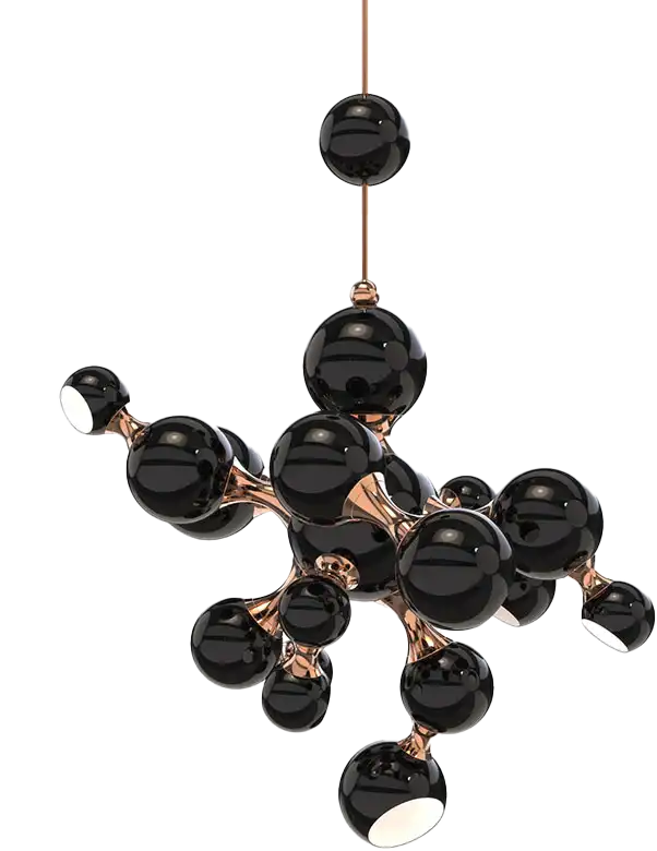 Freigestelltes Foto der Leuchte 'Atomic' von Delighful, die aus mehreren schwarzen halbkugelförmigen Einzelleuchten besteht, die durch Kupferteile miteinander verbunden sind.